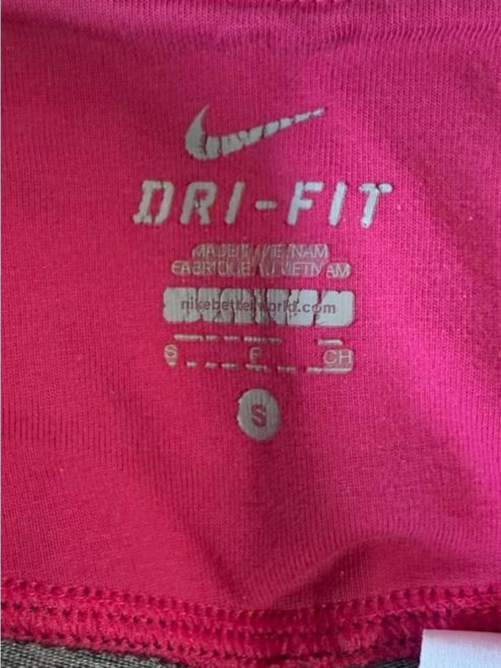 nike shorts grey & pink - Picture 6 of 6